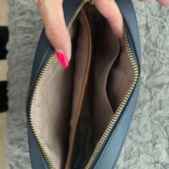 Jet Set Large Zip Chain Crossbody Bag Leather Navy - Picture 6 of 6